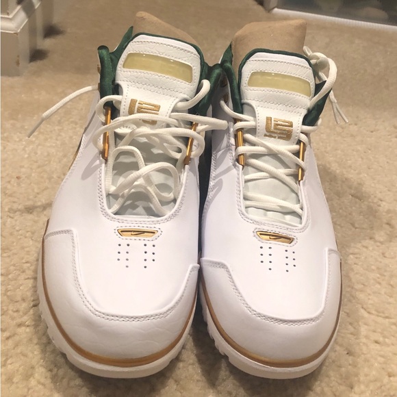 Authentic Nike Air Zoom Lebron James St Vincent-Mary SVSM shoes NWOT size 10.5 - Picture 6 of 6